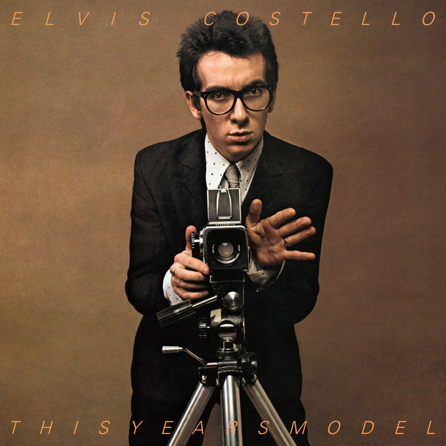 Elvis Costello & The Attractions - I Don't Want To Go To Chelsea